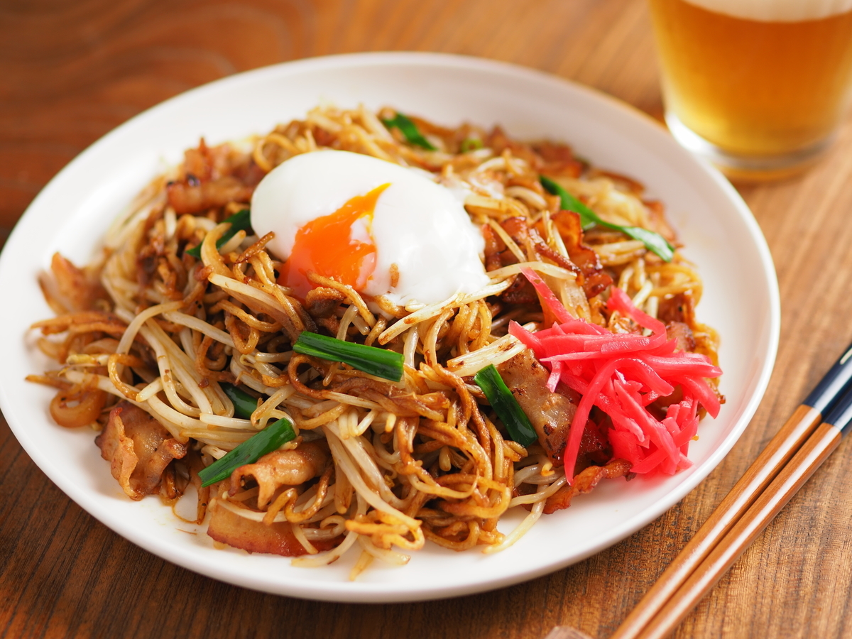 プロが教える極上焼きそば！ベチャつきを防ぐ秘伝の隠し味とは
